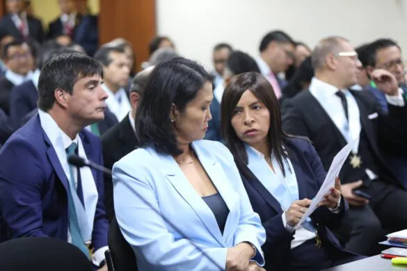 GRb6jm4W0AA2al8-585x390